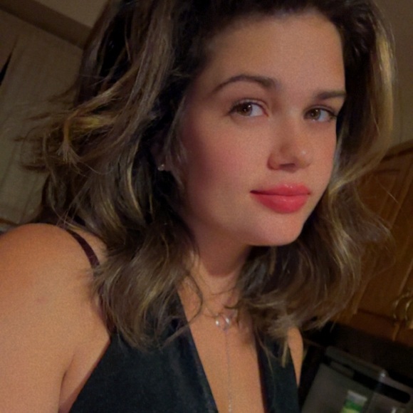 Meet your Posher, Brianna - Picture 1 of 8